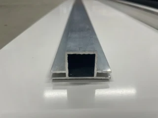 Hliníkový jekl 20x20x1,5mm V2 - 6m
